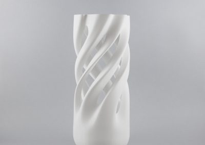 Abbracciame 3D printed vase in white