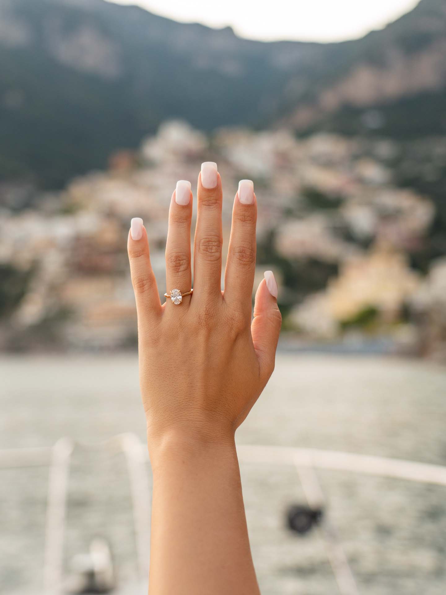Fotografo per proposta di matrimonio in barca a Positano – dettaglio dell’anello